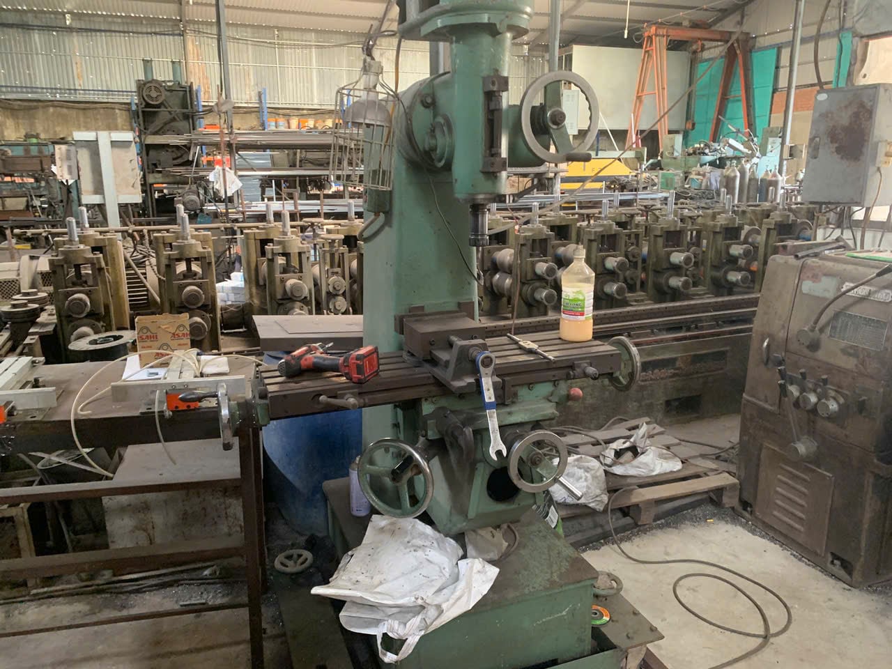 Milling machine